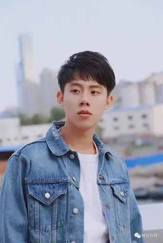 帅哥∣00后小鲜肉来了!"国民男友强力候补"就等你长大了!