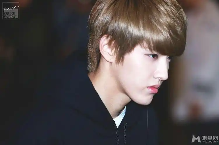 exo成员吴亦凡帅气旧照吴亦凡在韩国的图片吴亦凡图片