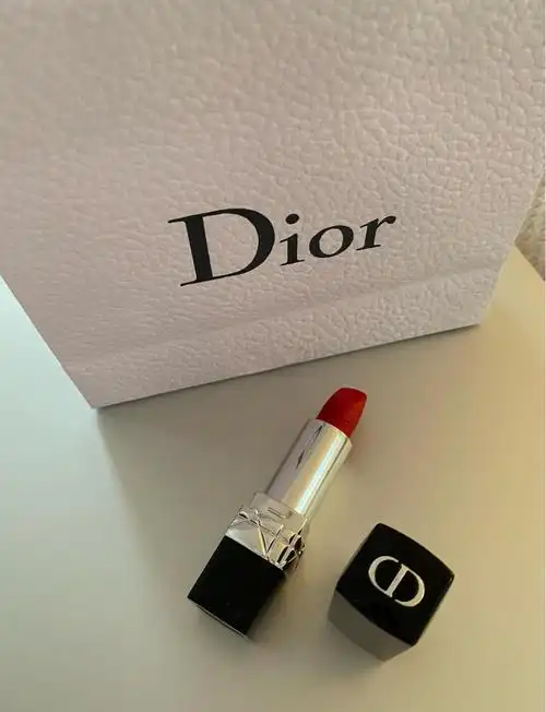 迪奥999哑光口红:女生必备的口红之王