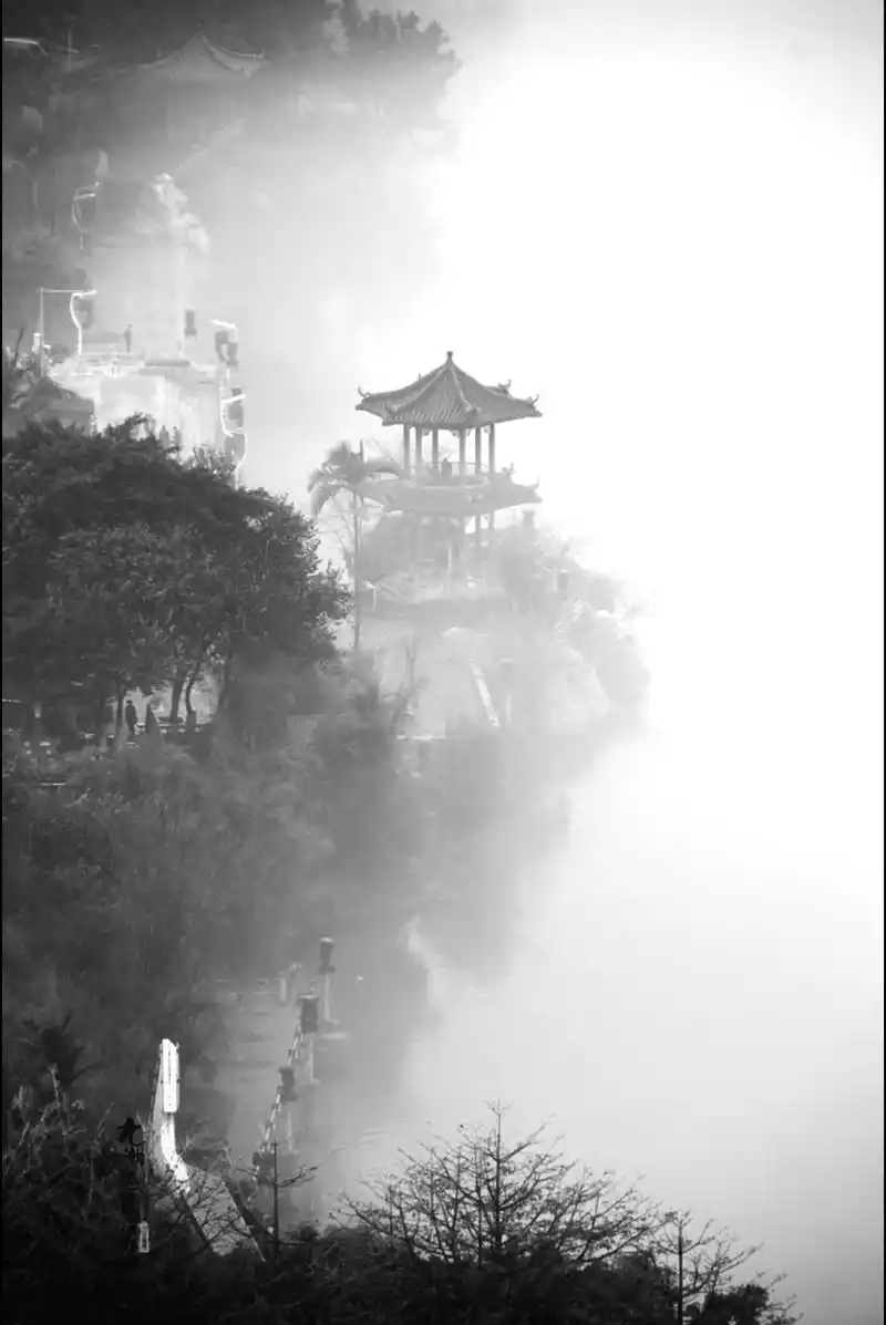 10月的烟雨濛濛