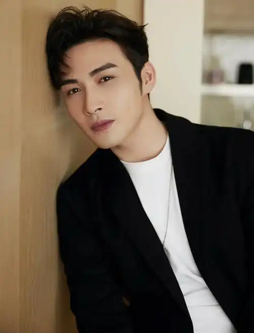 张彬彬最新窝瓜采访,看到考古热搜"我裂开了!