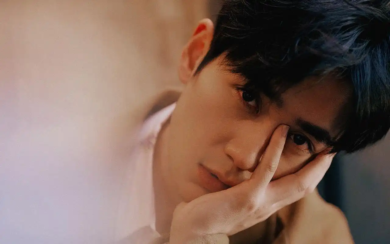 朱一龙帅气儒雅写真桌面壁纸