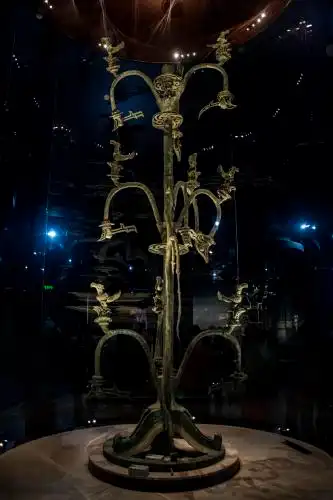 中国四川三星堆博物馆铜神树