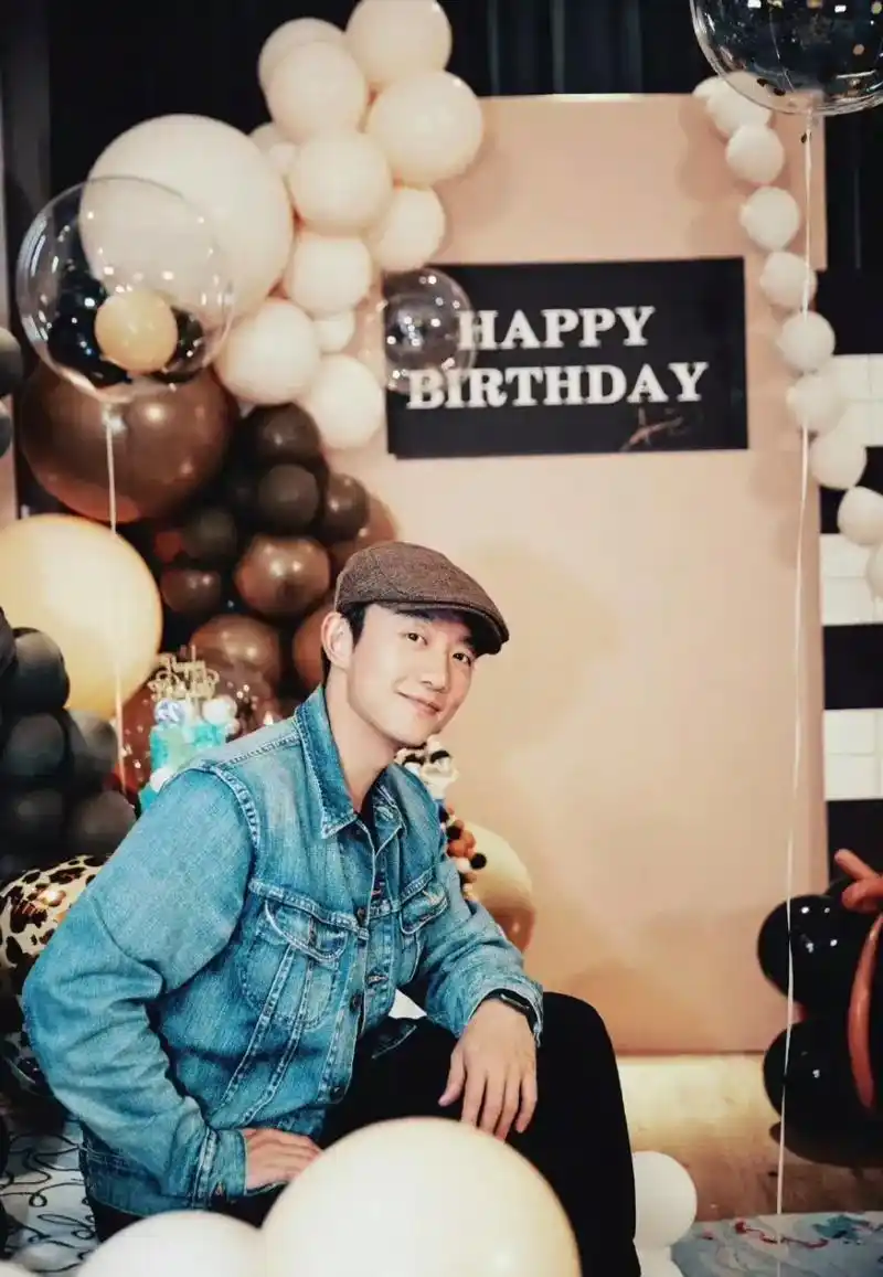郑恺生日过的太心酸了!