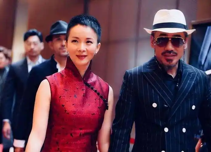 演员谢兰:和丈夫坚持丁克12年愁坏婆婆,39岁意外有喜全家乐开怀_表演