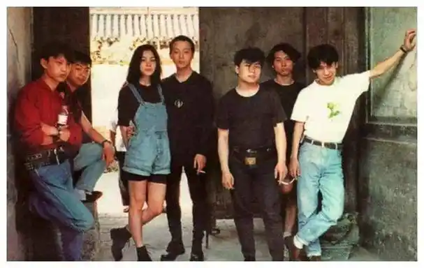 窦唯曾评价王菲是女强人,认为她太忙于事业以至于忽视了家庭.