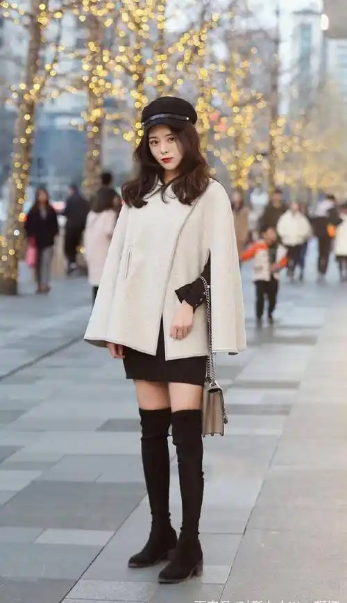 165cm的大长腿妹子穿过膝靴,露半截刚刚好,既抢眼又性感!