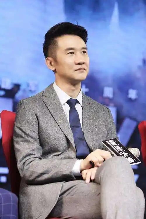 穿西装好看的中年男星只服这10位大叔们帅起来真没小鲜肉啥事