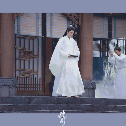 肖战赤脚穿古装不拖地