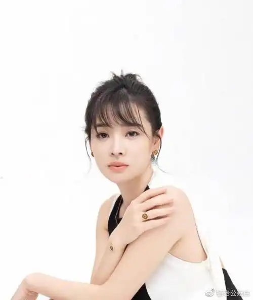 但尽管如此,她一直都没能大火起来,这位女演员就是王维维