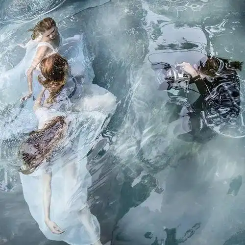 艺术家拍摄的落水美女比油画还美在水里的时间比陆地还多