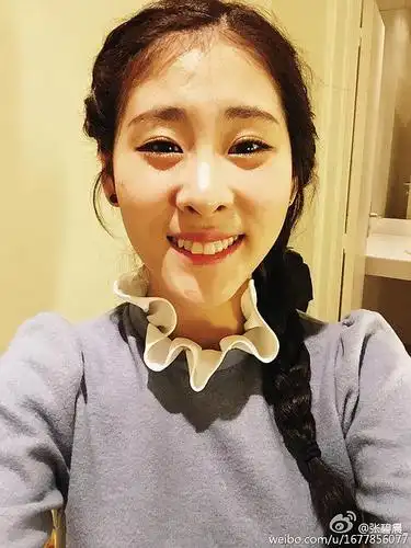 张碧晨的自拍算自黑吗?为什么都那么一言难尽