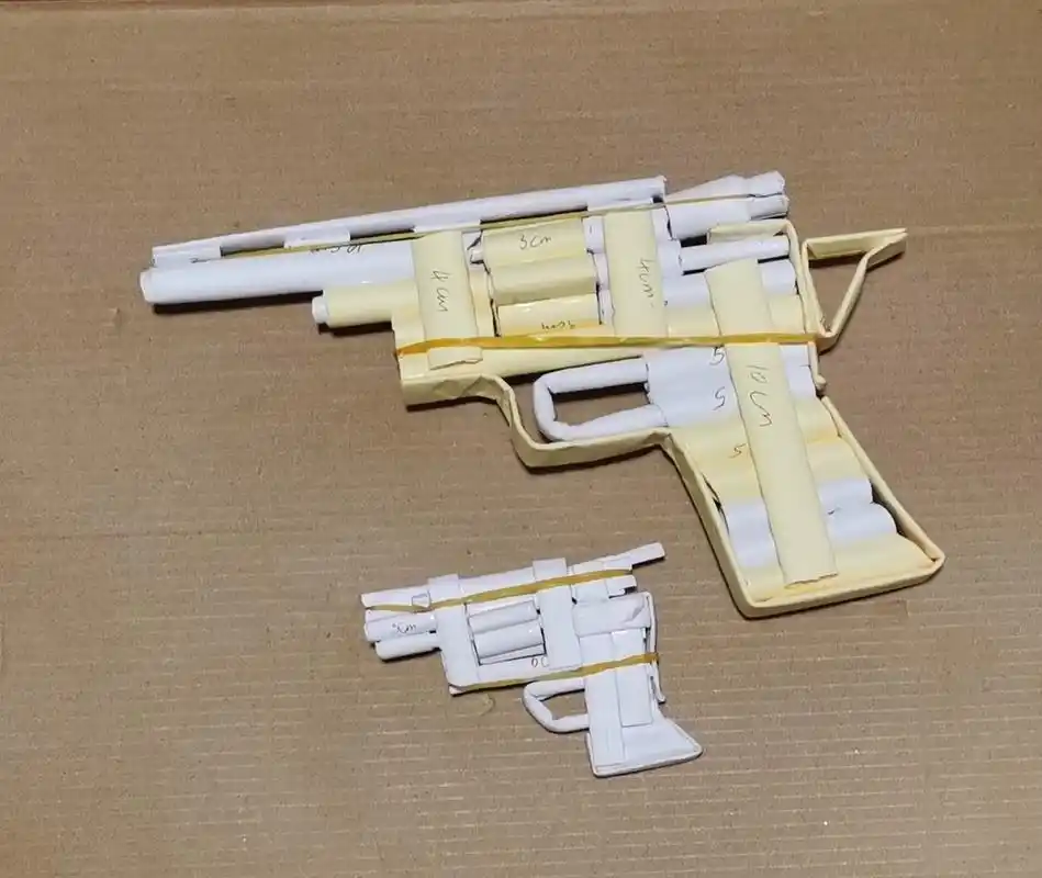 左轮纸弹枪 给哥哥做的左轮纸弹枪还有给弟弟做的袖珍左轮纸弹枪