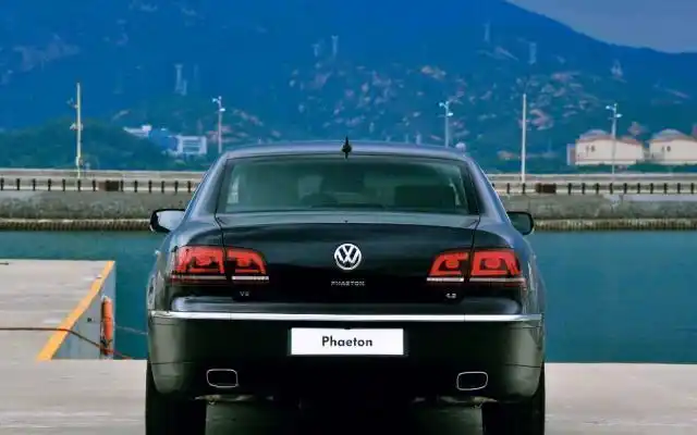 大众带字母,那是辉腾,价值200万,直接低调的豪车也要注意