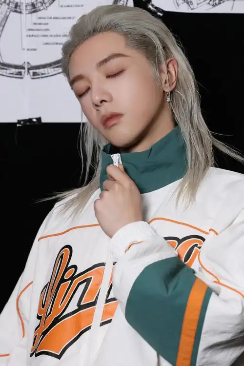 华晨宇9周年音乐会##华晨宇927出道九周年