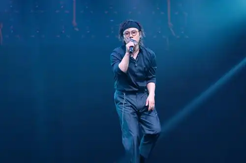 歌手李琦亮相江苏"好声音"海选巅峰之夜 助力新学员们"美梦成真"