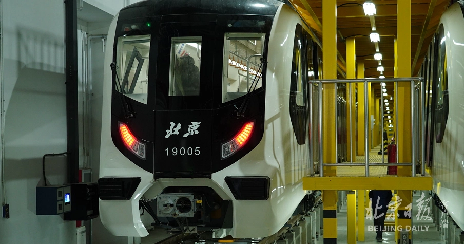 大站快车地铁19号线初期开通6站从南到北仅需24分钟