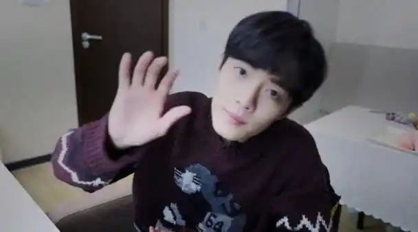 老师改学生作文被主人公肖战成功吸引现在的孩子文笔真好