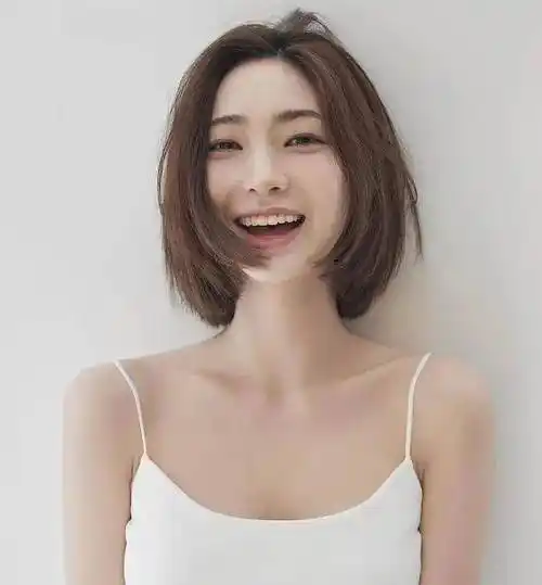 适合圆脸的女生发型,减龄瘦脸又好看_短发_刘海_时尚