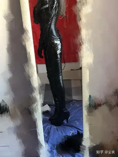 男人穿过膝长靴是什么感觉