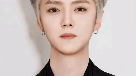 鹿晗正脸照帅惨了