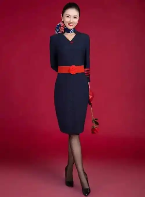 空姐制服,东方航空也不例外,小编今天整理了部分穿东方航空制服的空姐