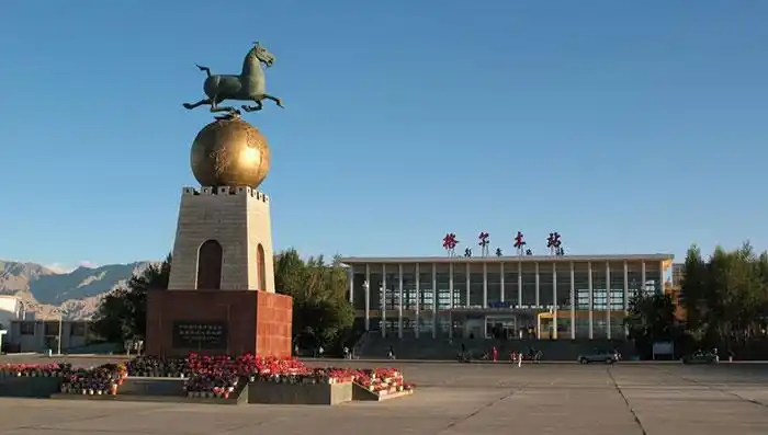 格尔木火车站青藏铁路开始供氧站点