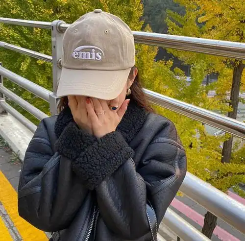 棒球帽怎么戴好看