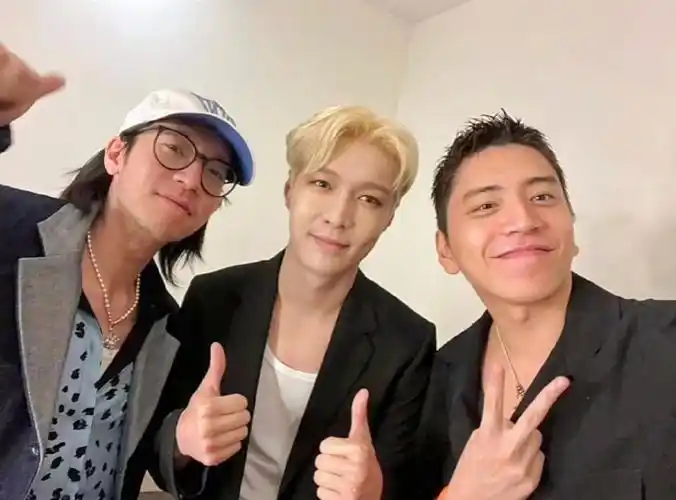 231007|更新张艺兴合照一则后台合照 3,昨天的张船长简直太好看了cr.