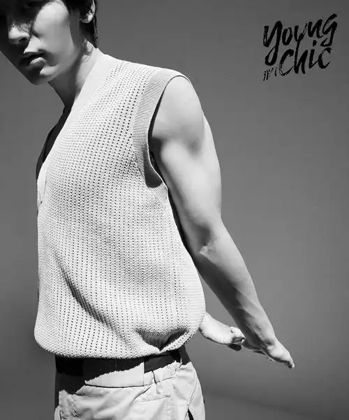 张哲瀚一直以来展现的运动天赋,加上健康姣好的身材,让大家对他的生活