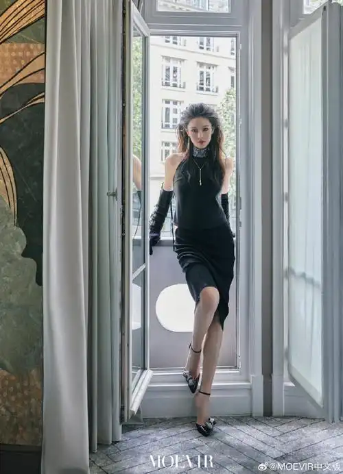 mostar##moevir八月刊封面人物张馨予##张馨予巴黎时装周首封