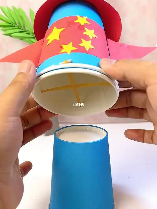 亲子手工  #幼儿园手工  #中国航天火箭制作  #幼兒手工