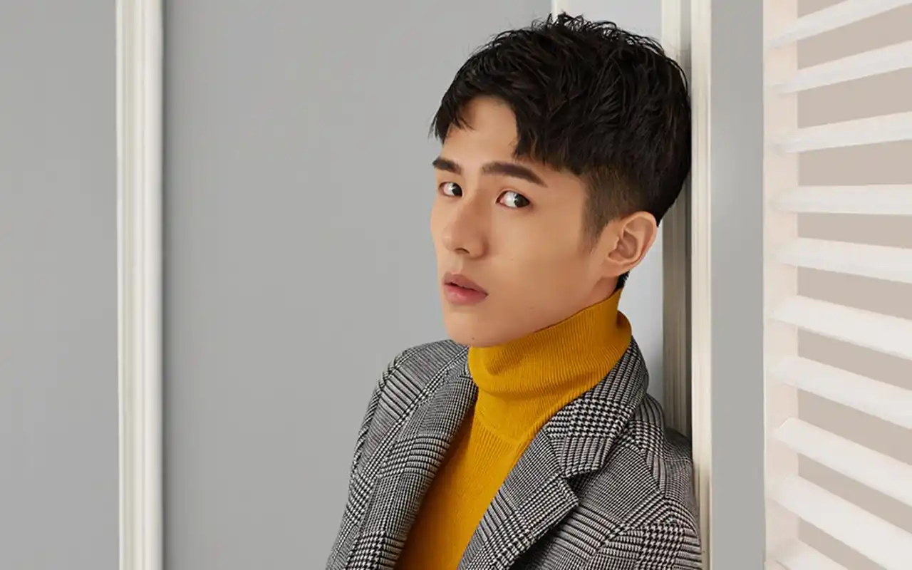 90后小鲜肉刘昊然时尚帅气写真图片桌面壁纸