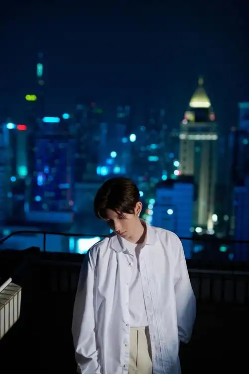 王源歌曲流星也为你落下来了mv照片