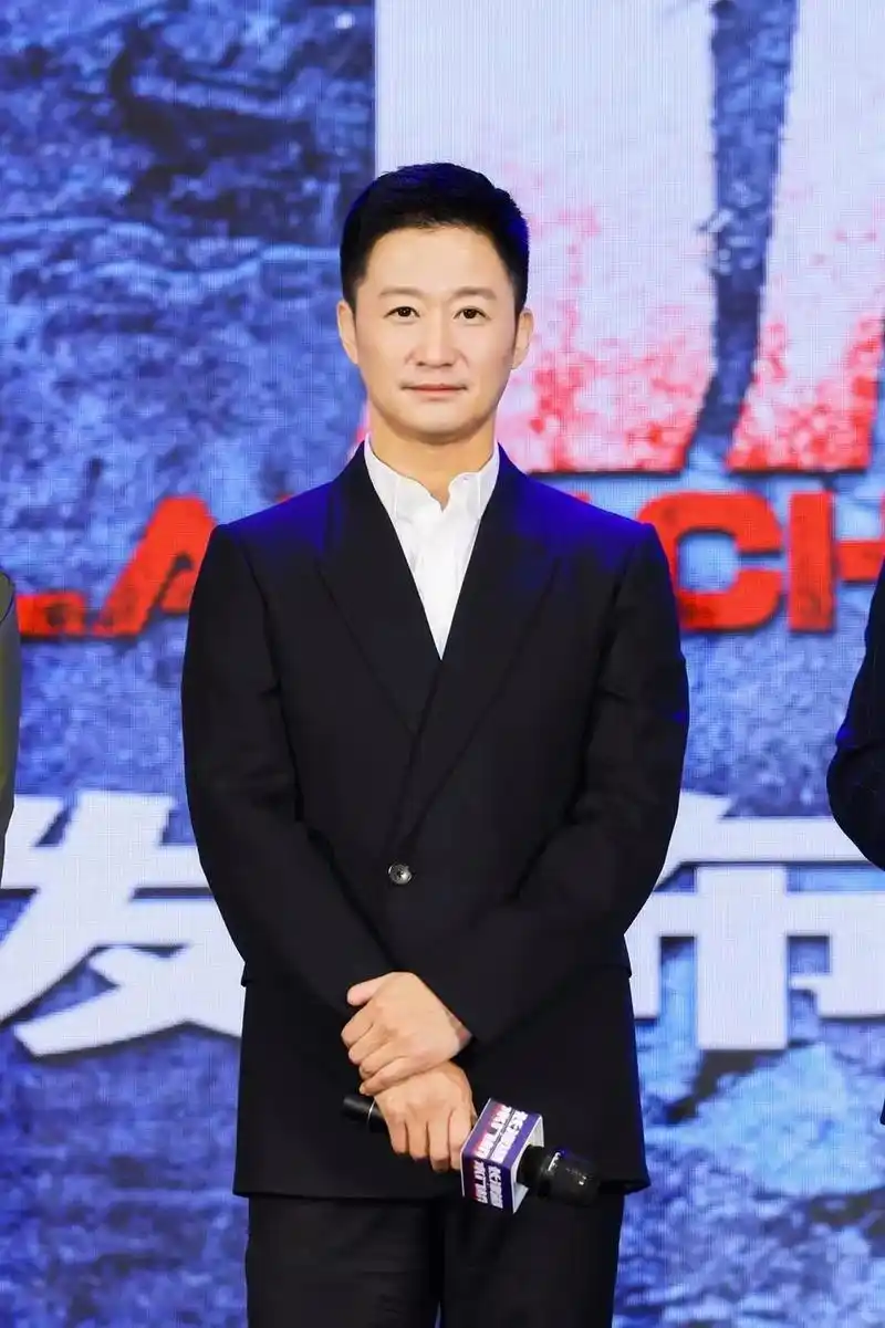 拍摄到凌晨三点吴京易烊千玺在雪地睡着长津湖续集预告片来了你会去看