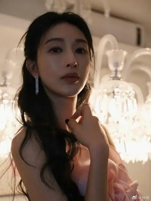 #第十五届bazaarjewelry时光艺境极品珠宝夜宴#