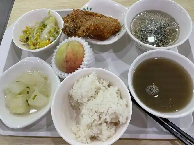 单位食堂吃饭啦