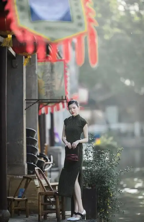 千年绍兴安昌古镇旗袍秀美
