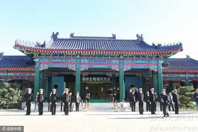 月3日,上午10点梅葆玖先生的遗体告别仪式将在八宝山殡仪馆大礼堂举行