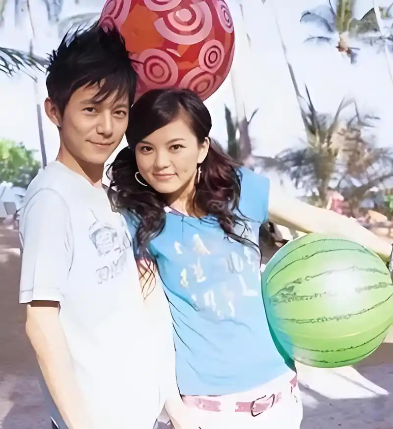 为李湘的建议,何炅买了一套北京房子,每平米3000元,现在这套房值钱多