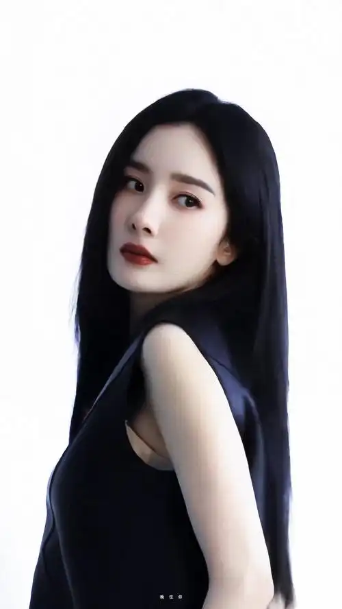 杨幂loewe罗意威全球品牌代言人