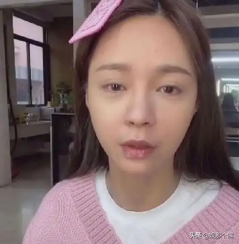 沈梦辰真素颜录制小视频,看到她眼睛的时候,杜海涛该心疼了_化妆