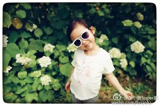 明星宝贝过六一:奥莉跳房子 甜馨晒美照