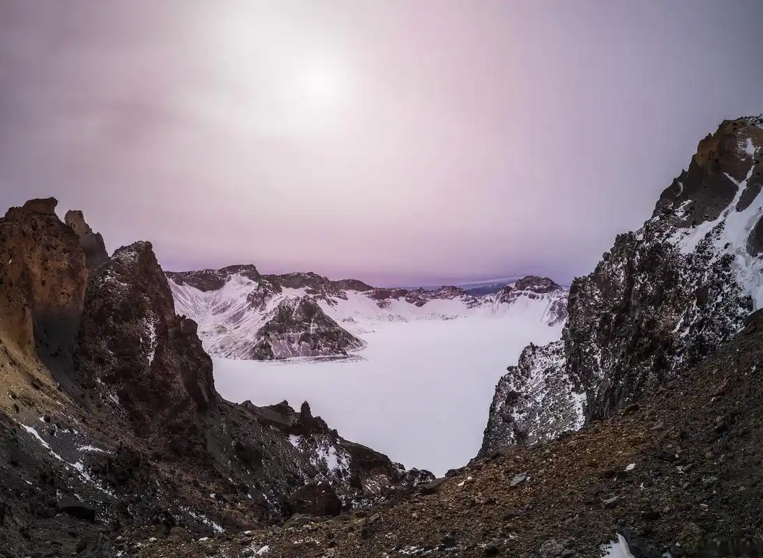 长白山,被誉为东方的瑞士,是中国东北的璀璨明珠.