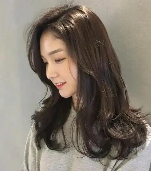 新款长发卷发发型,美丽动人显气质的长发