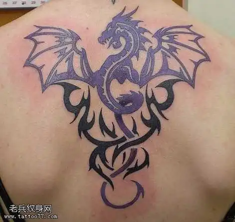 背部飞龙图腾纹身图案