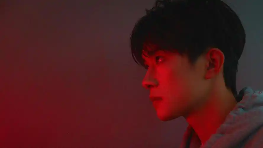 小鲜肉易烊千玺魅力帅气迷人写真,大陆明星-回车桌面