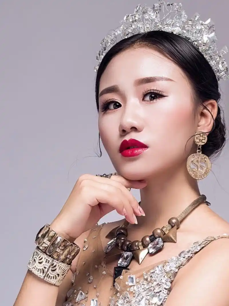 今天听了陕西歌手静静的歌曲,感觉非常棒!