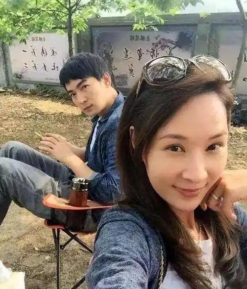 焦恩俊和林千钰相识于 1992 年,那时焦恩俊还没有和 fendi 结婚.