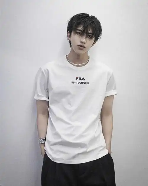 哥哥的白色t恤#蔡徐坤#|#蔡徐坤ins